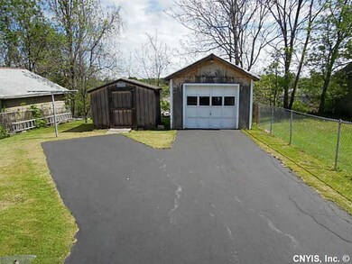 Garage.