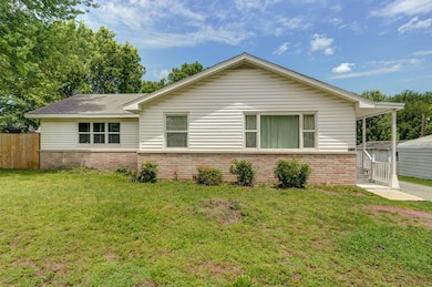 2021 W Olive St-5