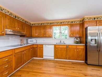 75 Newell Dr, Cumberland, RI 02864 - photo 4