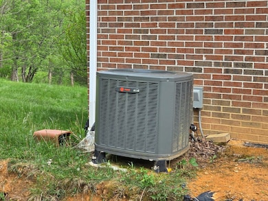 39075 Widener Valley Rd, Chilhowie, VA 24319 - photo 2