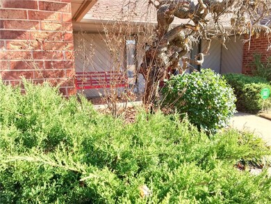 1900 Sequoyah Ct, Moore, OK 73160 - photo 2