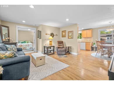 17155 SW Florence St, Beaverton, OR 97007 - photo 5