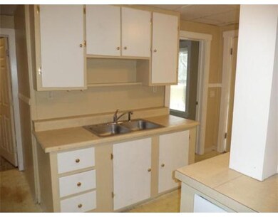 19 Mount Pleasant St unit B, Webster, MA 01570 - photo 6