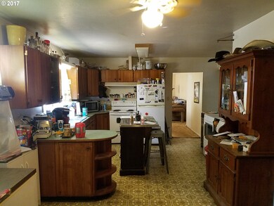 704 SE 6th St, Pendleton, OR 97801 - photo 6