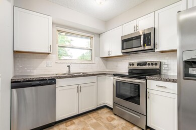 4807 Echomoore Dr, Columbus, OH 43231 - photo 7