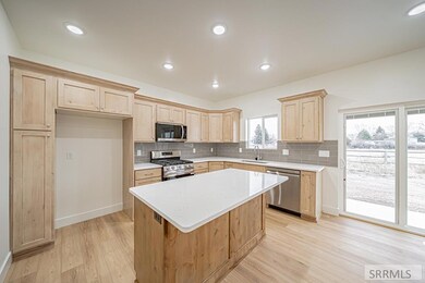 3985 Mountain Bluebird Way, Ammon, ID 83406 - photo 4