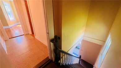 61 Almy St unit 2, Newport, RI 02840 - photo 3