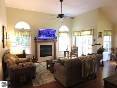 331 N Hoover Ave, Gladwin, MI 48624 - photo 2