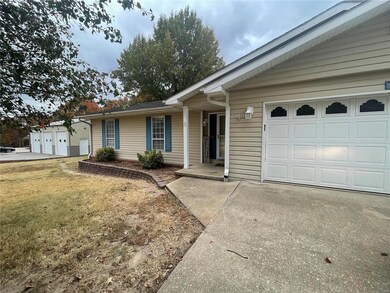 61 County Road 4763, Poplar Bluff, MO 63901 - photo 2