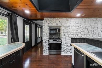 911 S 7th St, Saint Charles, IL 60174 - photo 7