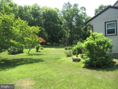 423 Douglass Dr, Douglassville, PA 19518 - photo 7