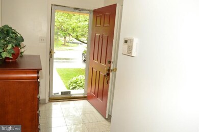 9340 Breamore Ct, Laurel, MD 20723 - photo 2