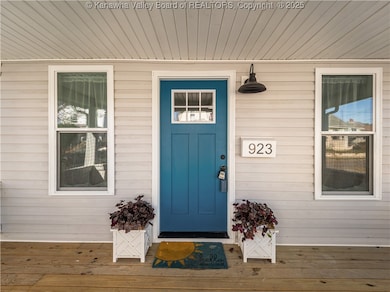 923 Main St, Charleston, WV 25302 - photo 4