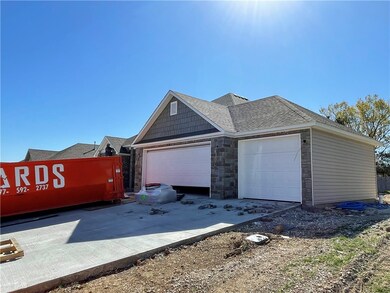 1047 Jessica Leigh St, Elkins, AR 72727 - photo 2