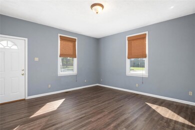 112 W Apple St, Freeburg, IL 62243 - photo 7