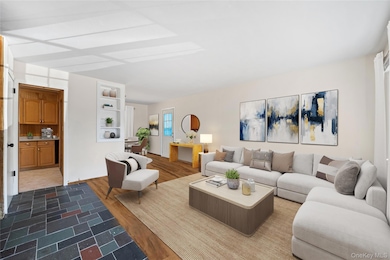 1029 N Niagara Ave, Lindenhurst, NY 11757 - photo 4