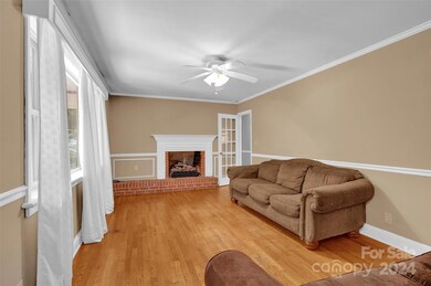 619 Oakdale Dr, Statesville, NC 28677 - photo 5