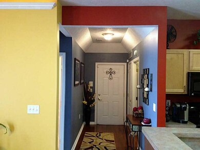 Entry/Foyer.