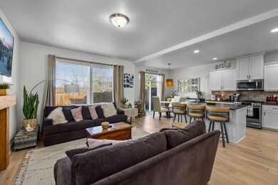 1059 SE Leonel Ln, Bend, OR 97702 - photo 4