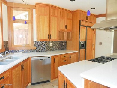 Kitchen 4.jpg