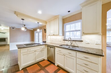 13911 Perthshire Rd, Houston, TX 77079 - photo 6