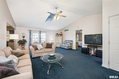 4201 Jersey Ridge Rd, Davenport, IA 52807 - photo 4