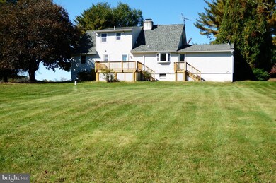 586 Indian Ln, Boyertown, PA 19512 - photo 5