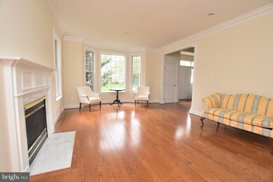 8010 Byrnwood Ct, McLean, VA 22102 - photo 7
