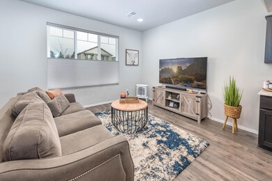 20561 SE Evian Ave (17 of 33)