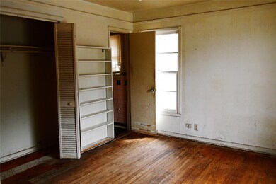 221 Bedford Ct E, Bedford, TX 76022 - photo 3