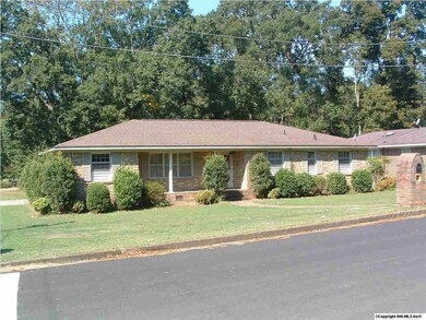 300 Manor St, Gadsden, AL 35901 - photo 2