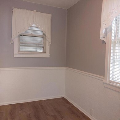 WAINSCOTING IN KITCHEN