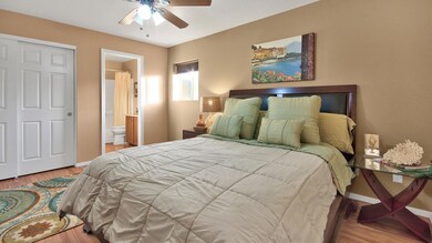 MASTER W/ ENSUITE BATH