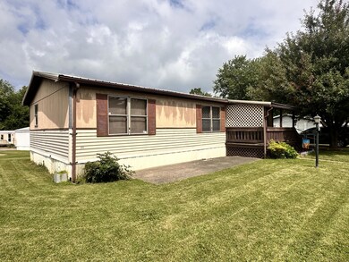 301 Ridgeview Dr, Circleville, OH 43113 - photo 2