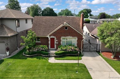 22450 Alexander St, Saint Clair Shores, MI 48081 - photo 3