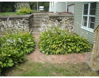 14 Union St, Blackstone, MA 01504 - photo 5