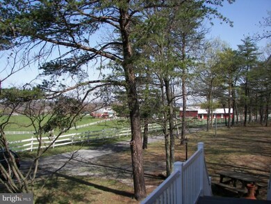 127 Guitar Ln, Berkeley Springs, WV 25411 - photo 4