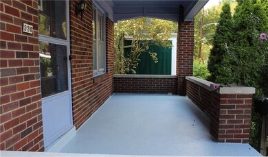 RELAXING FRONT PORCH
