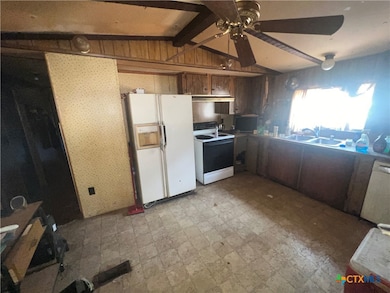 133 County Road 436, Stockdale, TX 78160 - photo 5