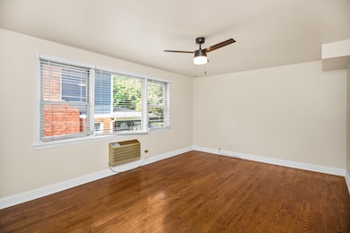 1615 W Touhy Ave unit 2N, Chicago, IL 60626 - photo 3