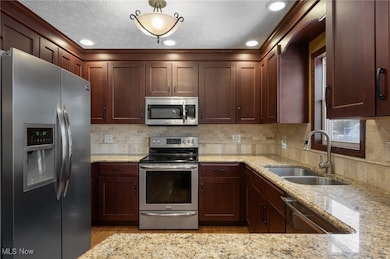 9132 Reed Rd, North Ridgeville, OH 44039 - photo 3