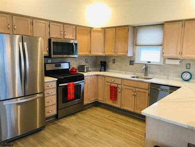 Upgraded kitchen with Quartz countertops, Italian 