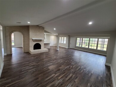 7510 Antoine Dr, Houston, TX 77088 - photo 2