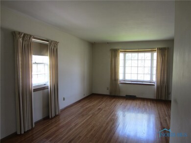 23754 W Meadow Dr, Genoa, OH 43430 - photo 2