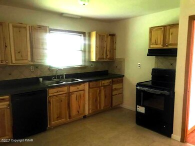 121 Lenape Trail, Mount Bethel, PA 18343 - photo 5