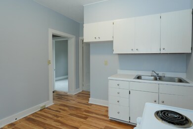 904 West St-107