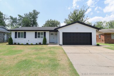 1656 S Redbud Place, Broken Arrow, OK 74012 - photo 2