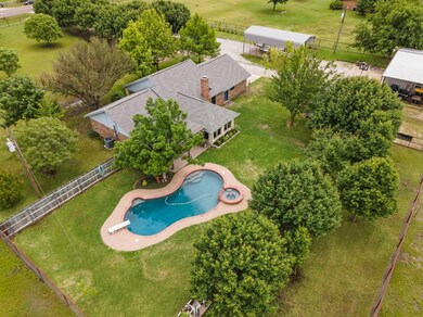 Beautiful backyard with pool