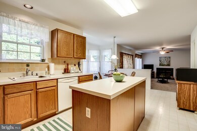 1006 Gleneagle Ct, Sykesville, MD 21784 - photo 4