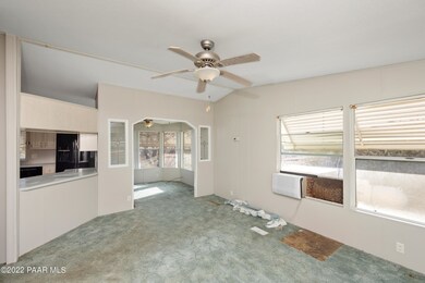 006_Family room